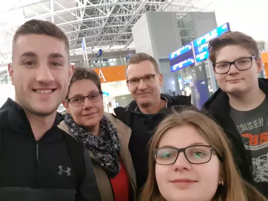 Sven Kleinhans and family