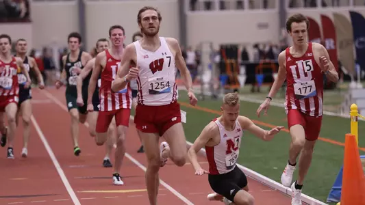 Olli Hoare wins the mile at the Big Ten Indoor Championship