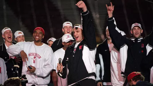 1999-2000 men's basketball team at Camp Randall celebration for 2000 NCAA Final Four