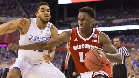 Nigel Hayes dribbles the ball against Kentucky 2015 NCAA Final Four