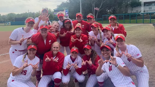 2020 softball team wins USF tournament