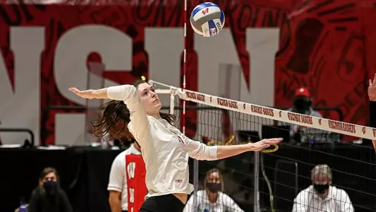 Dana Rettke goes up for a kill