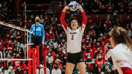 Sydney Hilley sets up the ball.