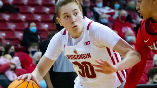 Sydney Hilliard women's basketball vs. Illinois State at the Kohl Center on Dec. 16, 2021