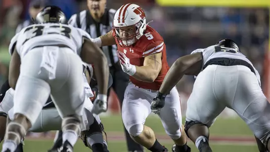 Wisconsin Badgers linebacker Leo Chenal (5) lines up on defense during an NCAA college football game against the Army Black Knights, Saturday, Oct. 16, 2021, in Madison, Wis. The Badgers won 20-14. (Photo by David Stluka/Wisconsin Athletic Communications)