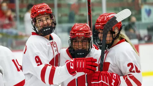 Women's hockey at LaBahn Arena
