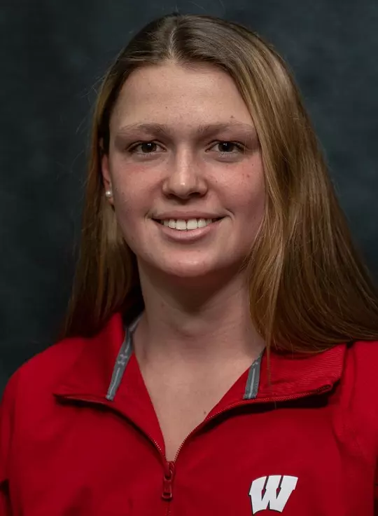 Phoebe Bacon Headshot