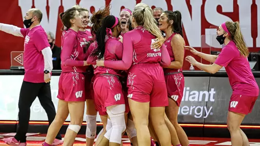The Badgers celebrate their win over No. 12 Ohio State.