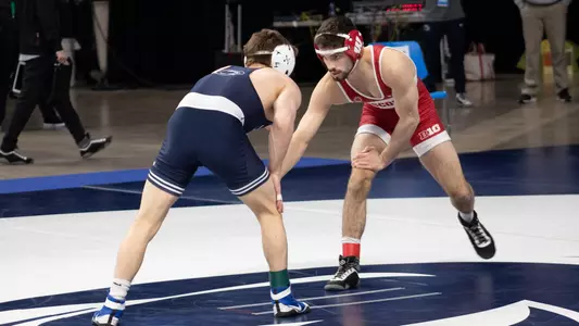 Eric Barnett (125 pounds) earns a 3-2 decision vs Penn State's Robert Howard at the 2021 Big Ten Championships opening round