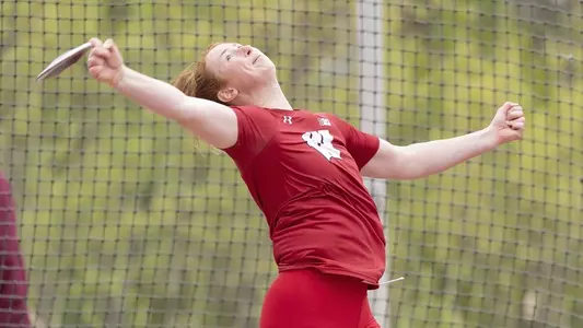 Josie Schaefer competes int he discus