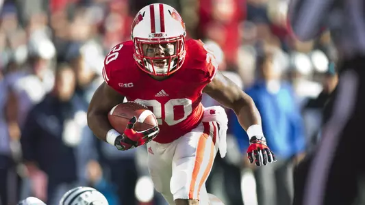 Wisconsin Badgers running back James White (20) carries the ball during an NCAA football game against the Brigham Young Cougars Saturday, November 9, 2013, in Madison, Wisc. The Badgers won 27-17. (Photo by David Stluka)