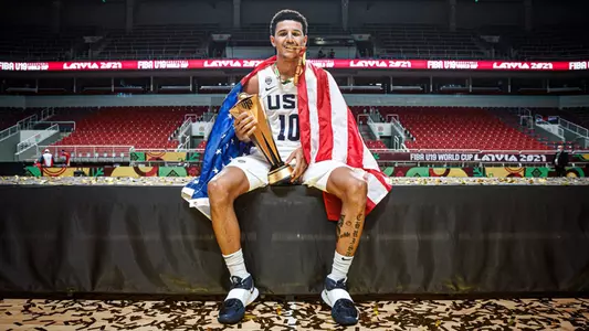 Jonathan Davis celebrates gold at FIBA U19 World Cup