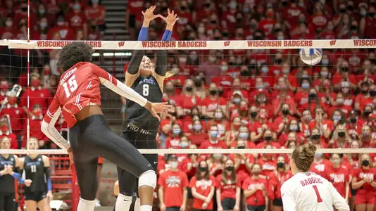 Jade Dempts hits past a Kentucky blocker.