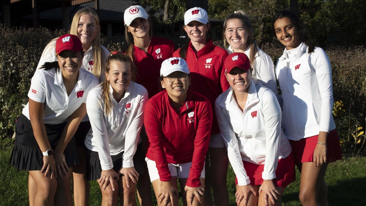 Wisconsin Women's Golf team photo 2020-21 - University Ridge Golf Course