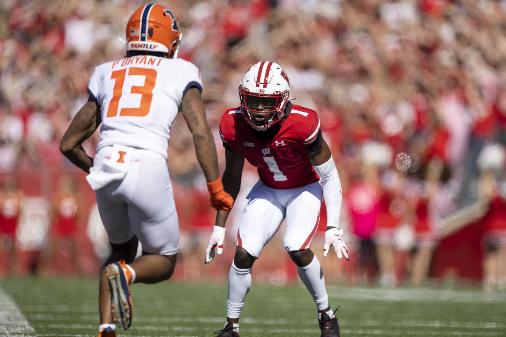 Wisconsin Badgers cornerback Jay Shaw eyes up the competition during an NCAA college football game against the Illinois Fighting Illini, Saturday, Oct. 1, 2022 in Madison, Wis. (Photo by David Stluka/Wisconsin Athletic Communications)