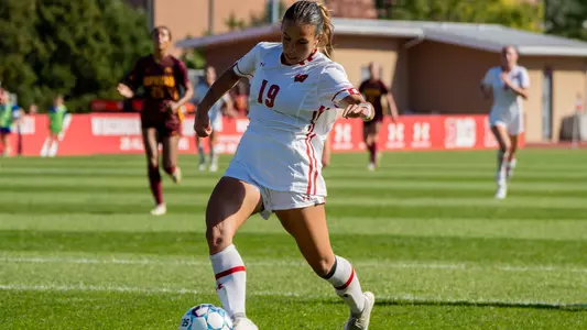 Aryssa Mahrt scoring