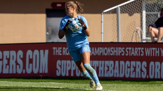 Erin Mckinney preparing to defend shot