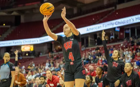 Lily Krahn shooting vs. St. Thomas Dec. 11, 2022