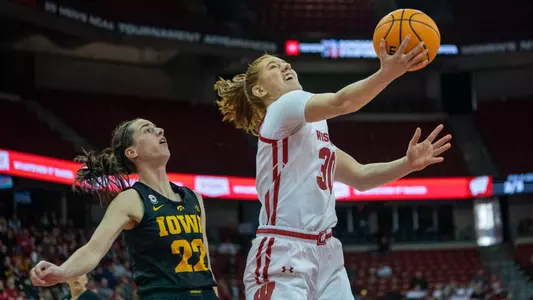 Sydney Hilliard making a layup