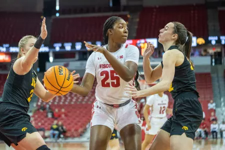 Serah Williams vs. Iowa on Dec. 4, 2022