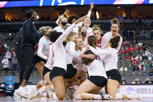 19 APR 2021: Florida vs. Wisconsin during the Division I Women’s Volleyball Tournament held at the CHI Health Center Omaha in Omaha, NE. Mark Kuhlmann/NCAA Photos