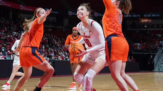 Halle Douglass drives to the basket for two points!