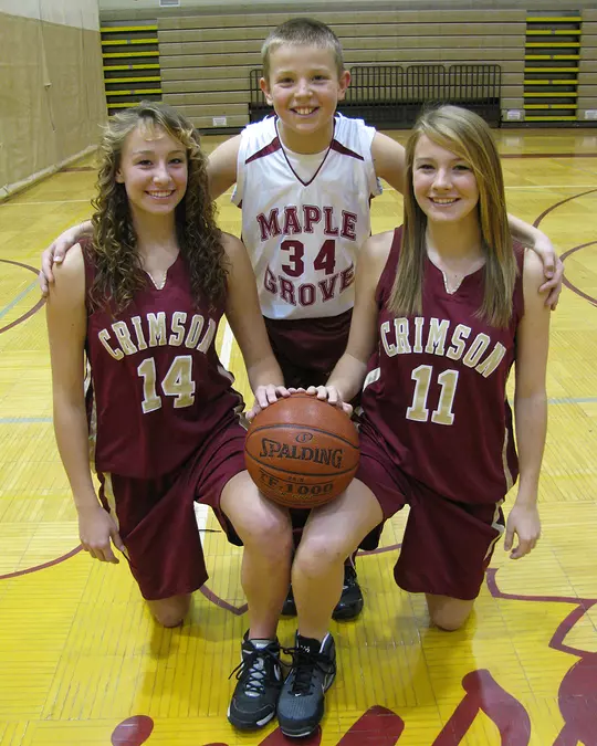 Brad Davison with sisters