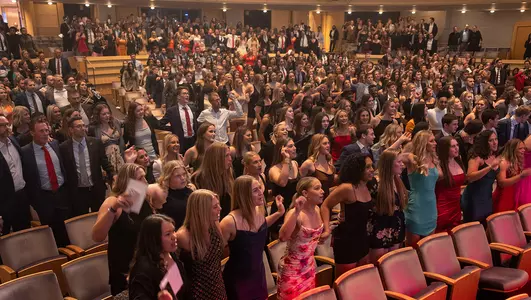 Buckinghams 2022 crowd sings Varsity