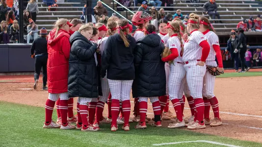 Wisconsin huddle vs. Illinois