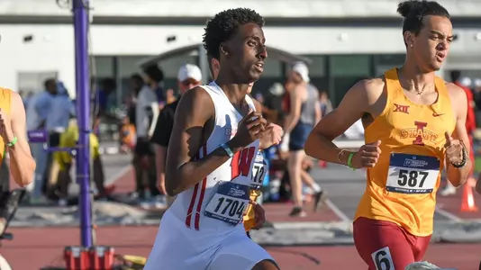 Abdullahi Hassan competes in the 800 meters