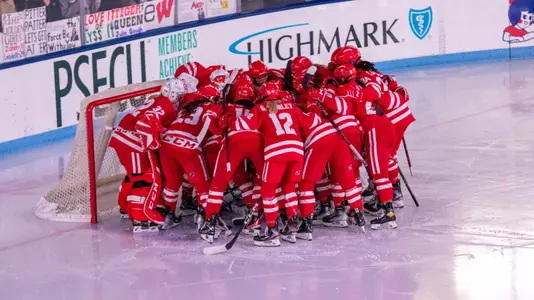 Wisconsin huddle vs. Penn State