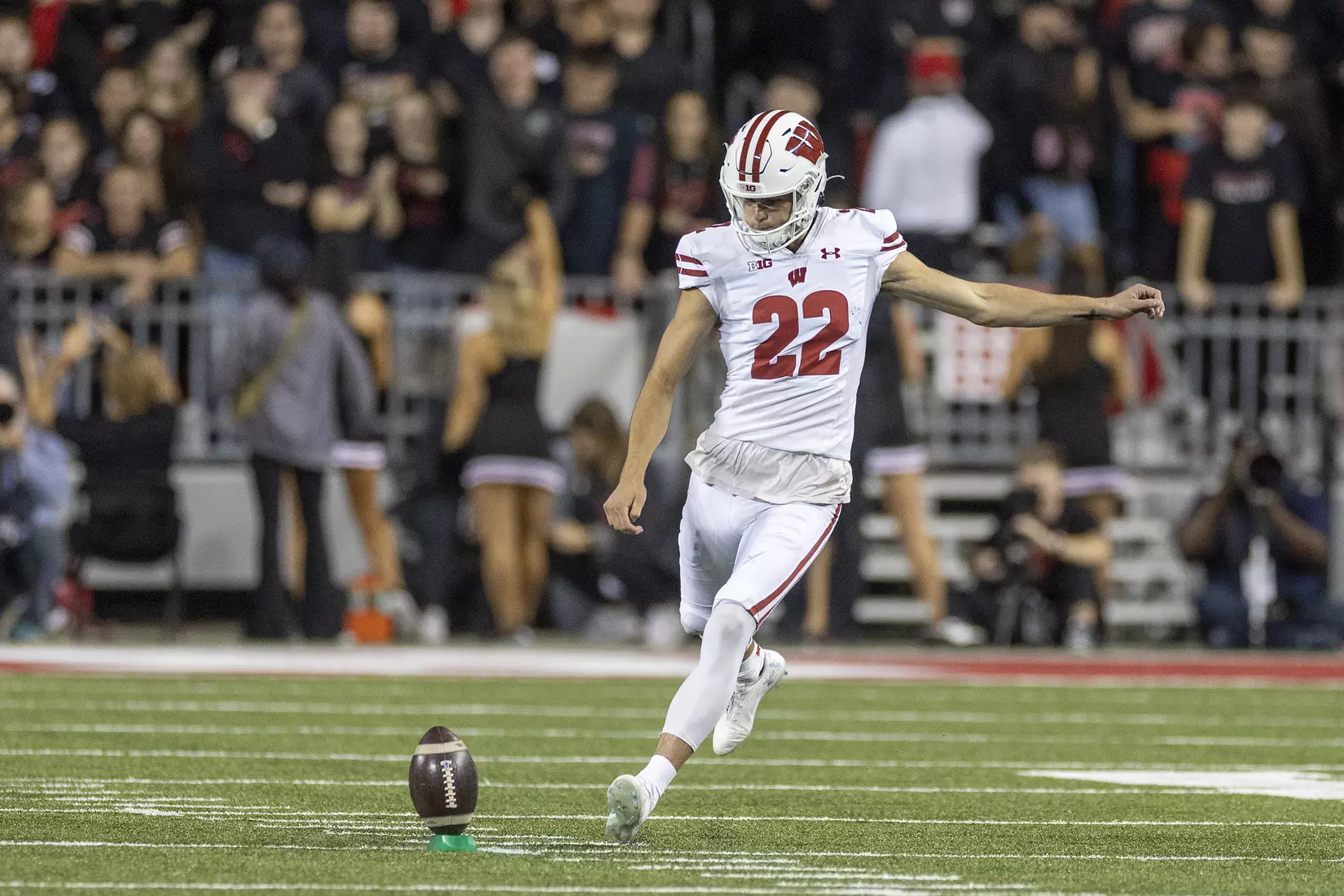 Wisconsin Badgers Jack Van Dyke during an NCAA college football game against the Ohio State Buckeyes, Saturday, Sept. 24, 2022 in Columbus, Ohio. (Photo by David Stluka/Wisconsin Athletic Communications)