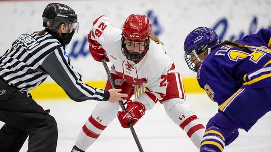 Casey O'Brien prepares for a faceoff against Minnesota State during the 2021-22 season