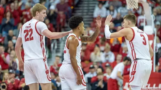 UW defeats Minnesota