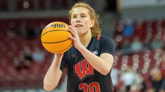 Sydney Hilliard shooting a free throw