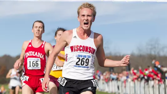 Landon Peacock rubs at 2010 Big Ten Cross Country Championships