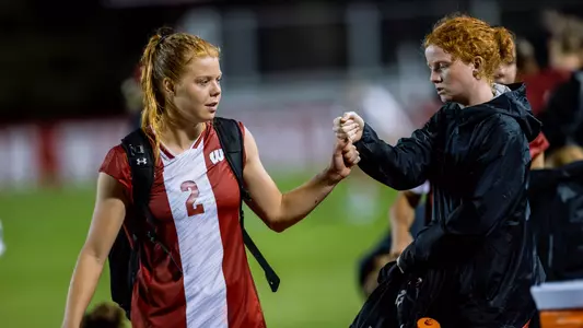 Emma Jaskaniec and Adee Boer fist bump