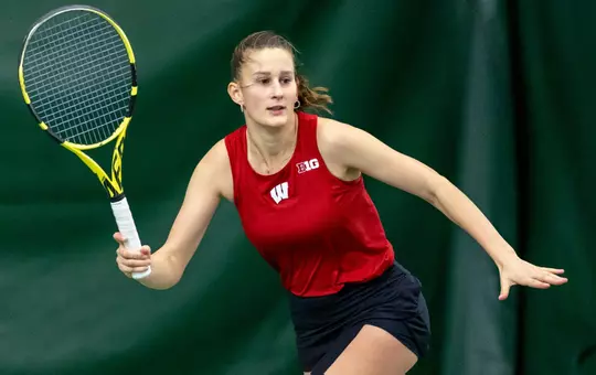Wisconsin Badgers Alina Mukhortova of the women’s tennis team during a match against the Ohio State Buckeyes, Sunday, April 17, 2022, in Madison, Wis. (Photo by David Stluka/UW Athletic Communications)