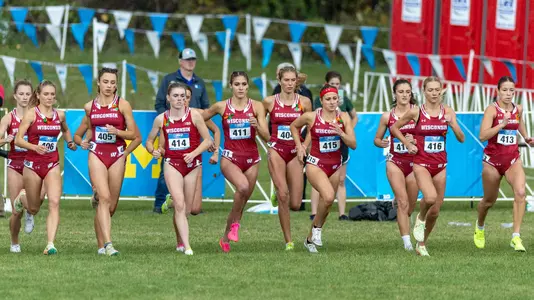The Wisconsin women's cross country team at the 2023 Big Ten Championships race in Madison