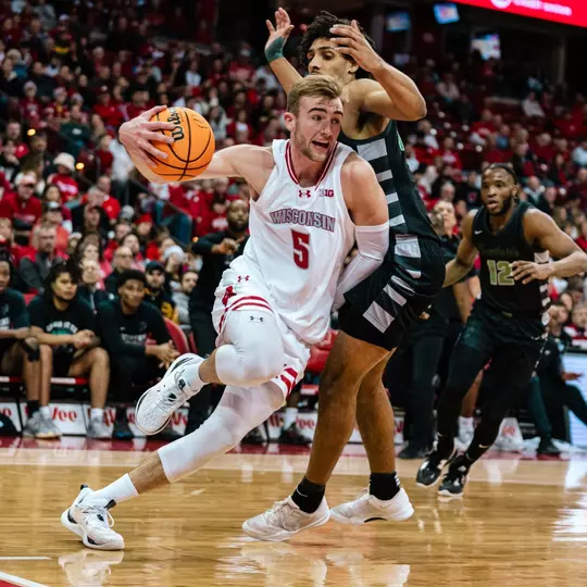 Tyler Wahl (5) against Chicago State