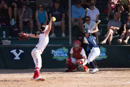 Tessa Magnanimo pitching