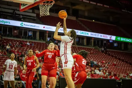 Tessa Towers shoots the basketball.