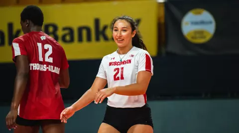 Gulce Guctekin, Wisconsin volleyball, playing during a match against Vakifbank Spor Kulubu during the Badgers' 2023 European Tour