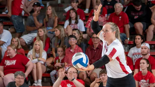 Wisconsin's Libero Joslyn Boyer (1) in exhibition game against the University of Illinois Chicago Aug. 19, 2023. (photo by Greg Anderson)