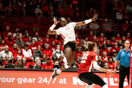 Temi Thomas-Ailara serves it up vs Arizona
