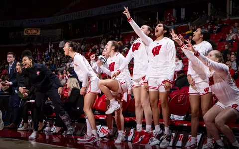 Wisconsin bench celebrating