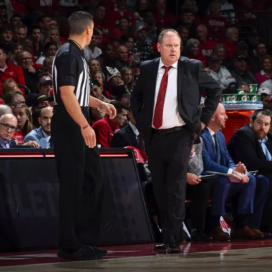 Head coach Greg Gard on the sidelines