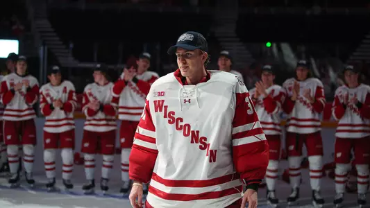 Kyle McClellan at the Kwik Trip Holiday Face-Off in Milwaukee