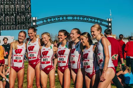 The Wisconsin women's cross country team poses for a team picture after the Wisconsin Pre-Nationals on Oct. 19.