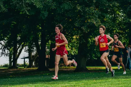 Logan Measner running at the Sean Earl Lakefront Invitational